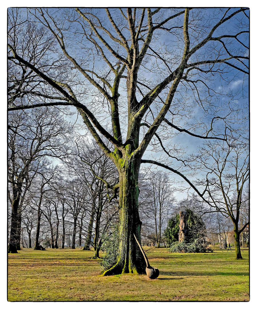 der Löffel im Schlosspark