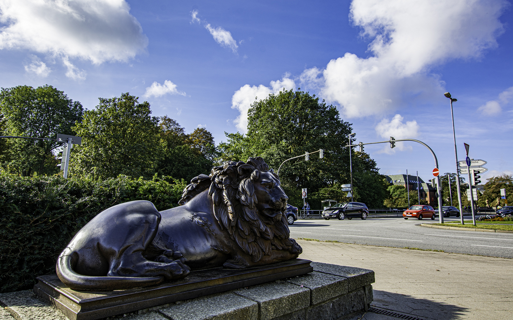 Der Löwe am Holstentorplatz