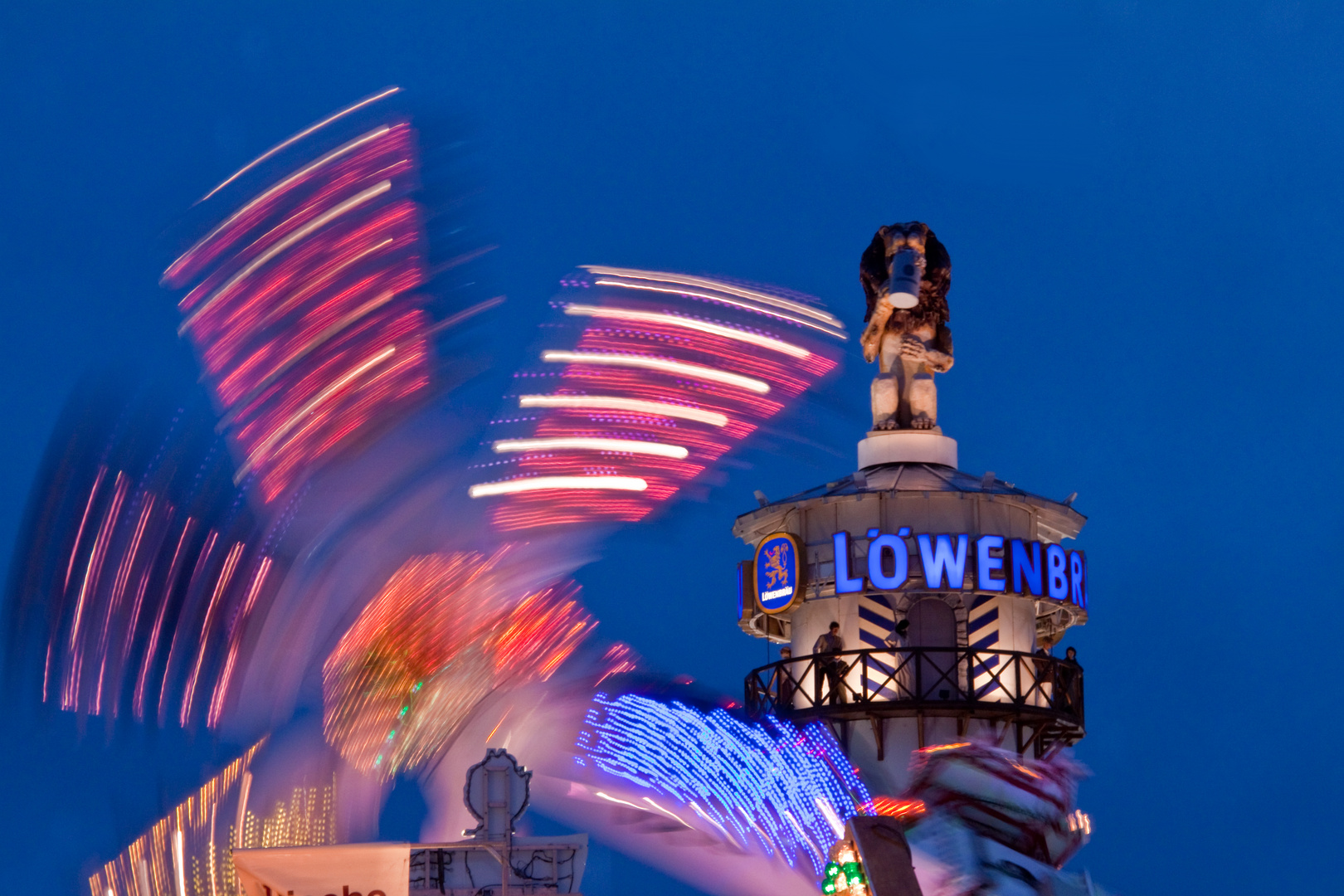 Der Löwe vom Oktoberfest/Blaue Stunde 2010