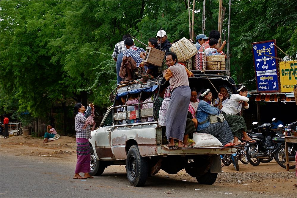 der lokale "linienbus", burma 2011