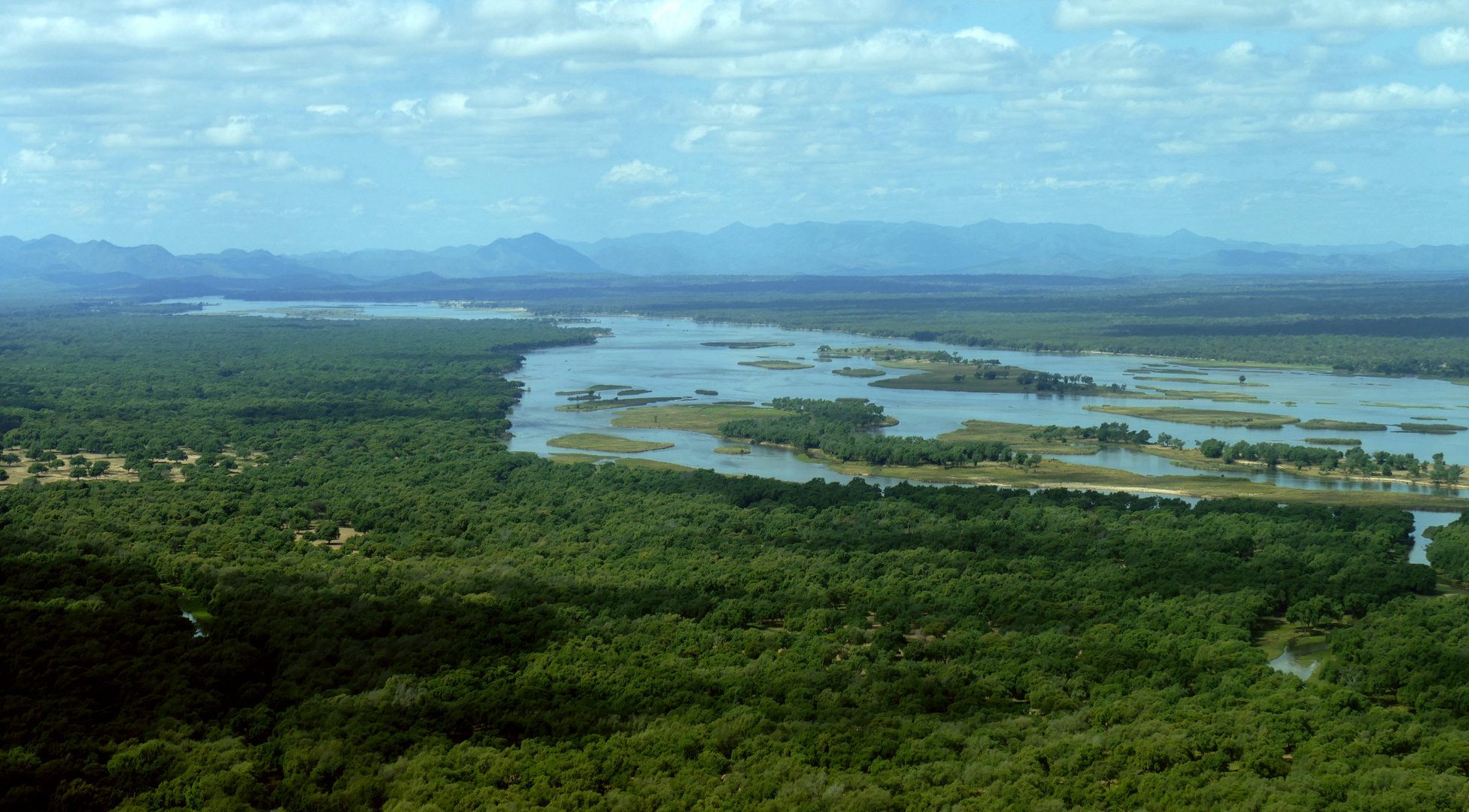 Der Lower Zambezi NP von oben