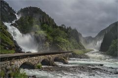 Der Låtefossen