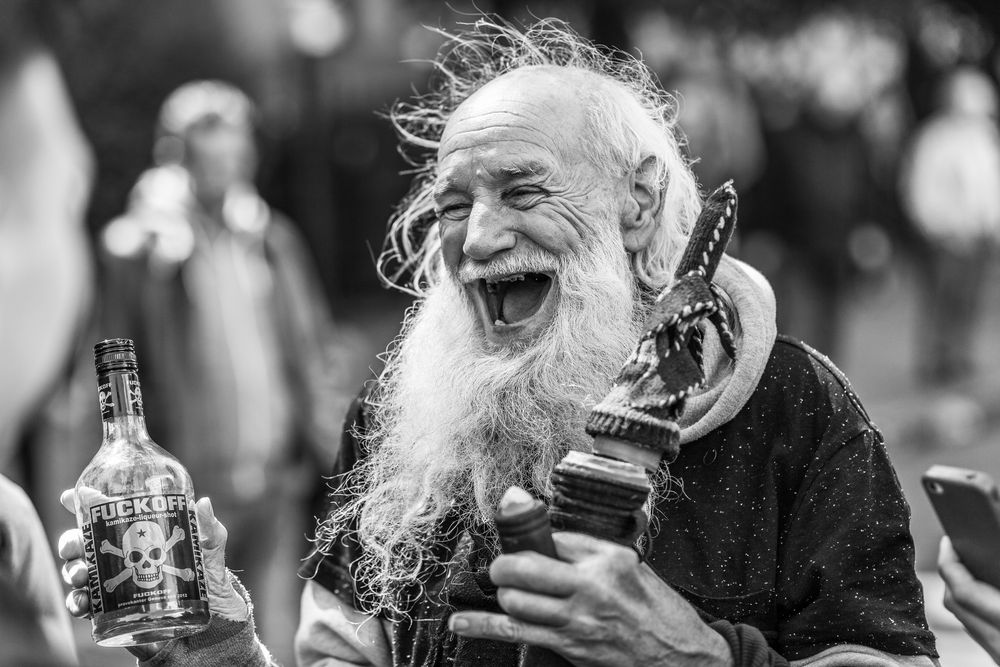 Der Lustige Alte Mann Foto Bild Streetfotografie Mit Menschen Street Spontane Portraits Street Bilder Auf Fotocommunity