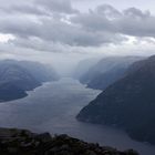 Der Lysefjord zu Füßen des Preikestolen