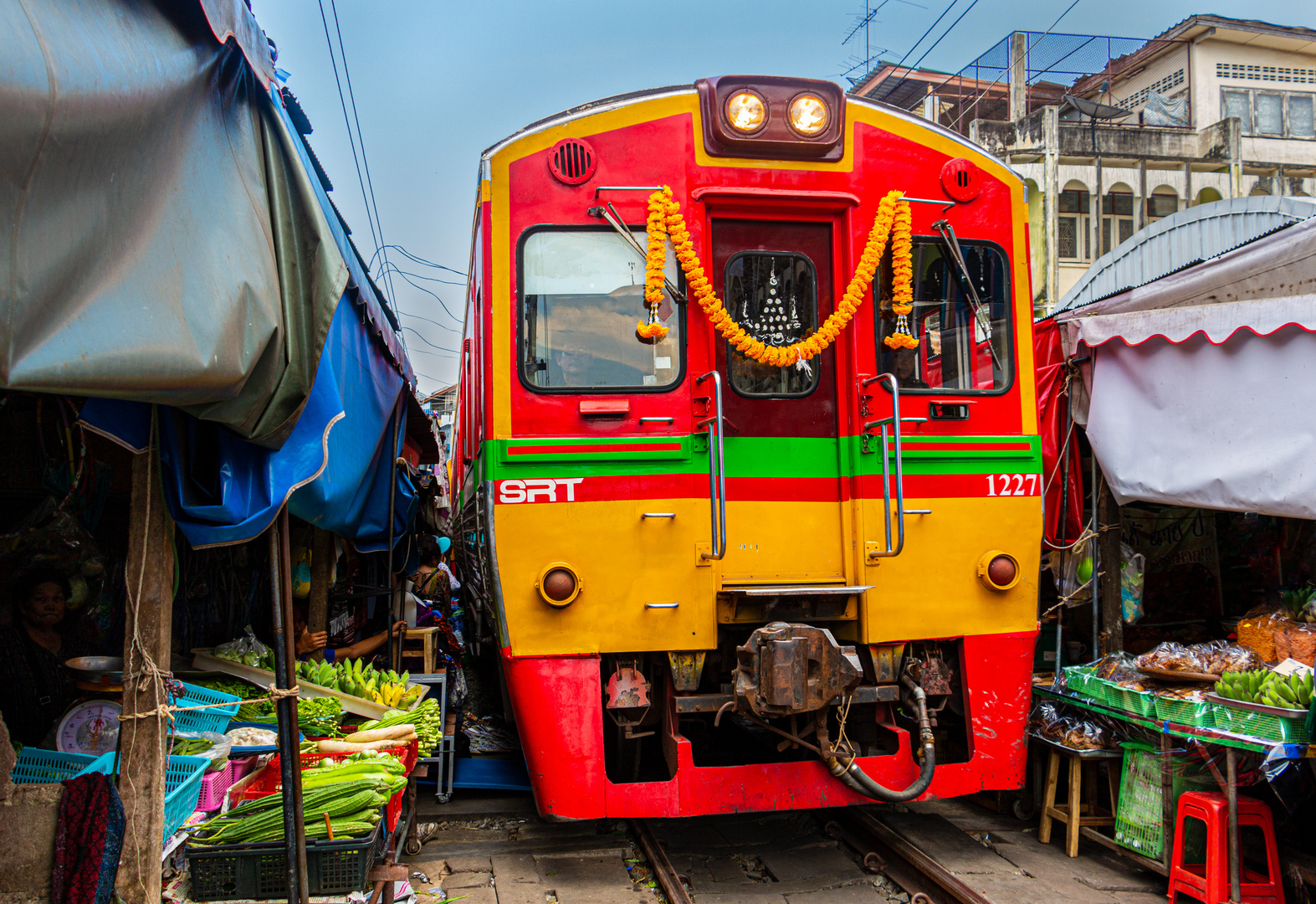 Der Maeklong Railway Market