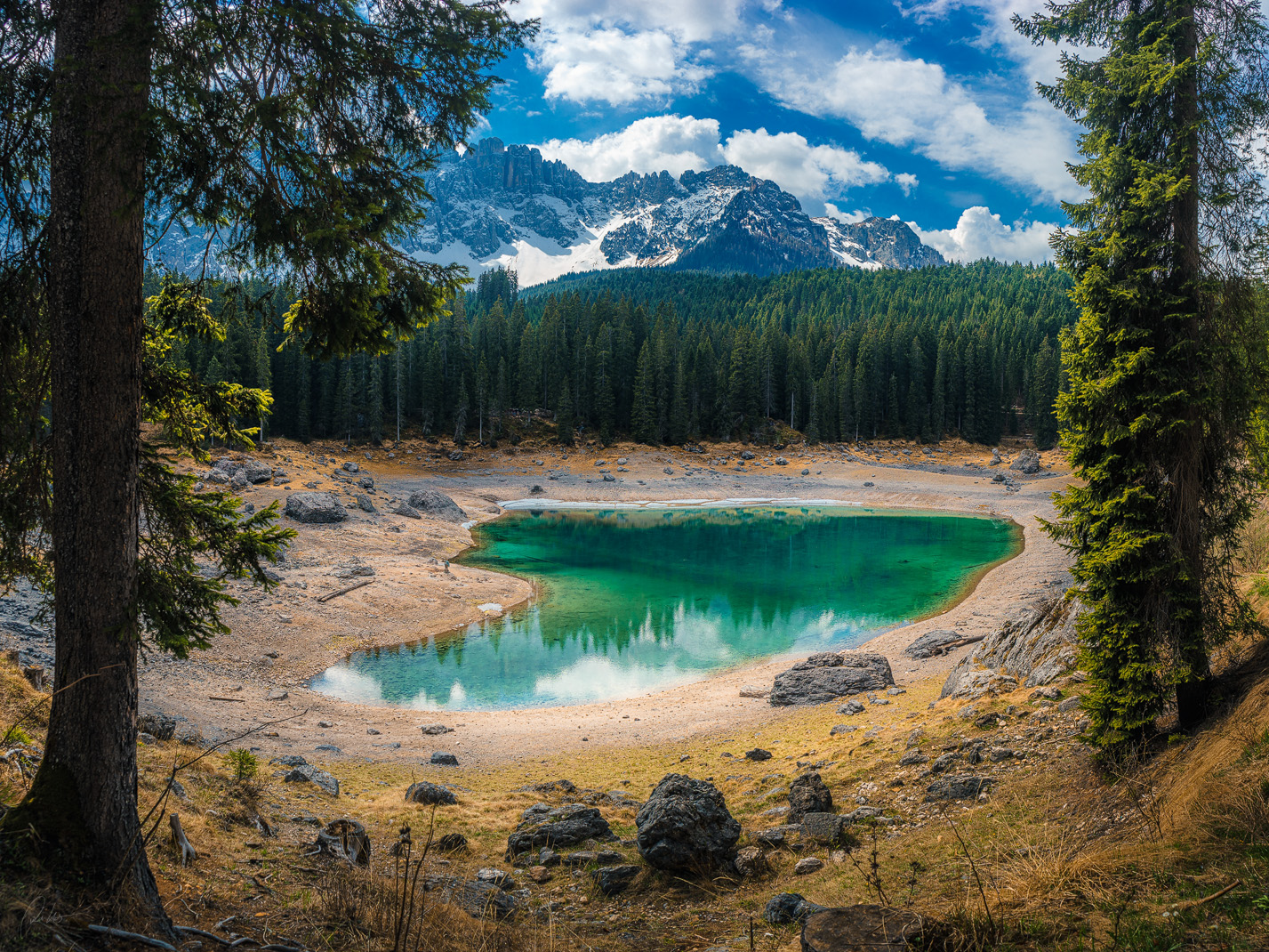 Der Märchensee der Dolomiten