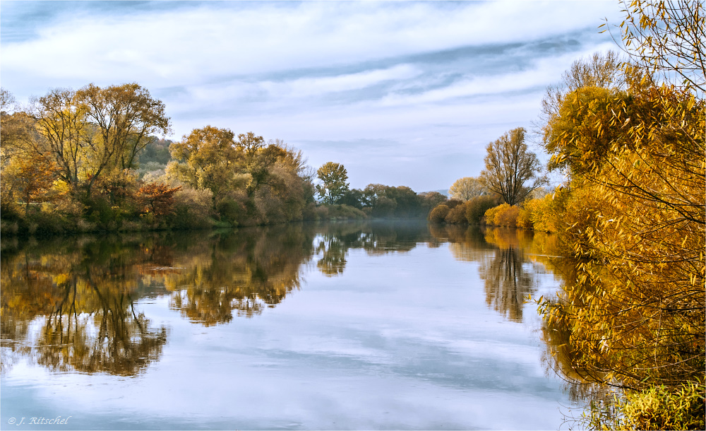 Der Main im Herbst