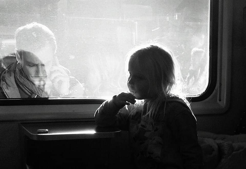 Der Mann am Fenster Foto &amp; Bild streetfotografie mit