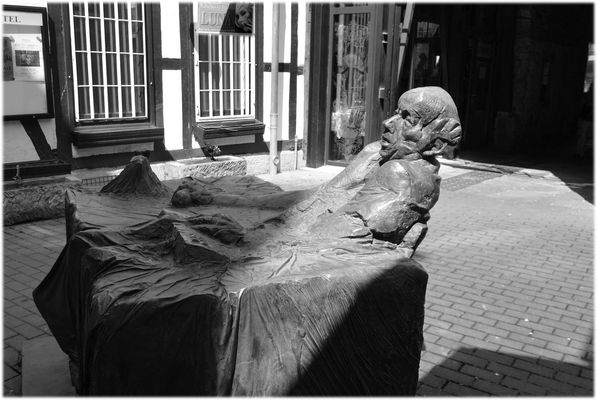 "Der Mann am Schreibtisch"