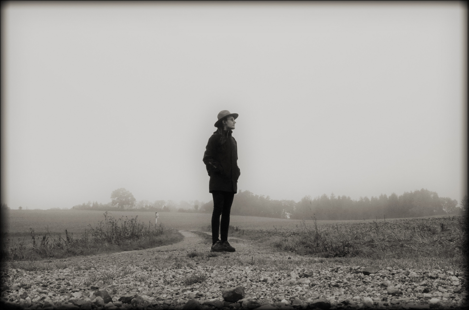 der Mann mit Hut Foto & Bild erwachsene menschen, landschaft, fotokunst Bilder auf