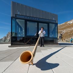 Der Mann mit seinem Alphorn