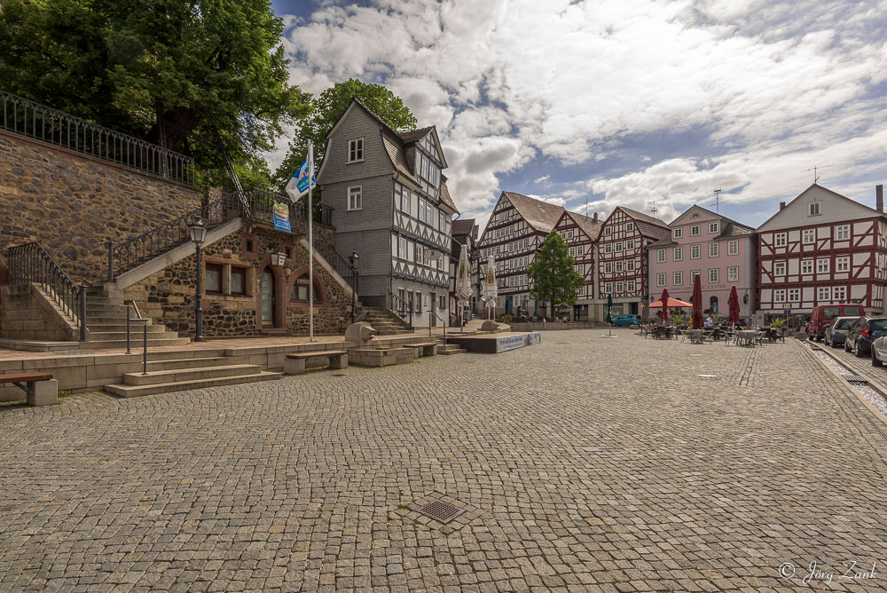 Der Marktplatz an einem Sonntag morgen