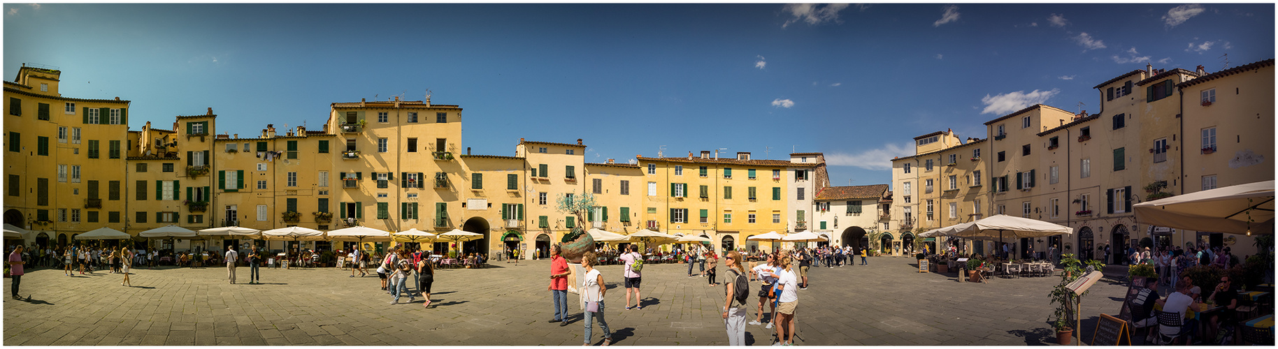 Der Marktplatz in Lucca