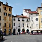 .. der Marktplatz in  LUCCA  -