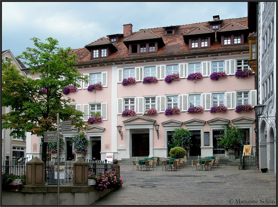 Der Marktplatz von Engen ...