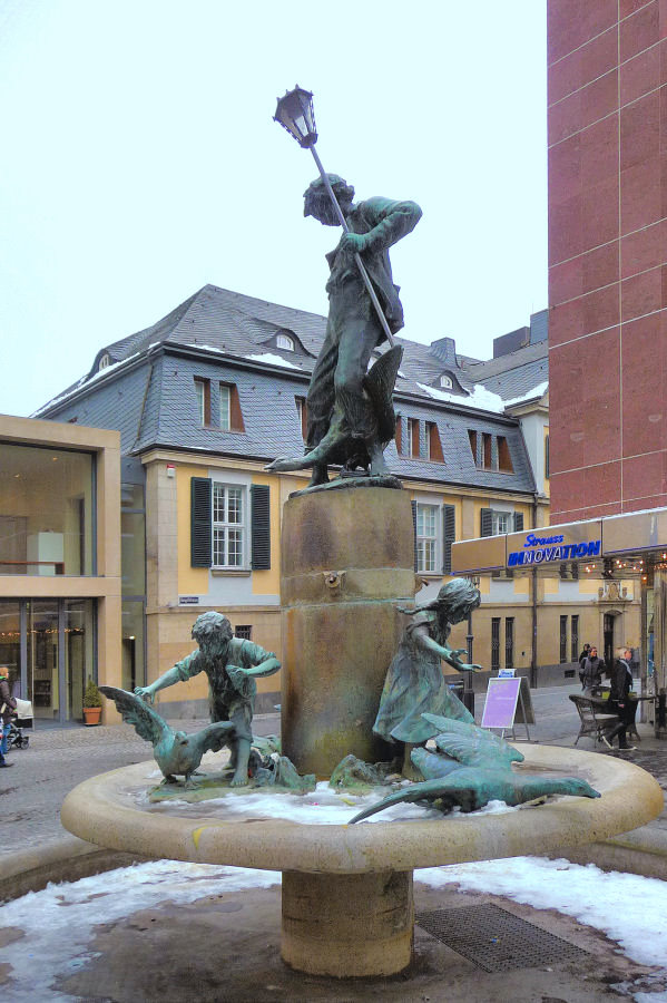 Der Martinsbrunnen in Bonn