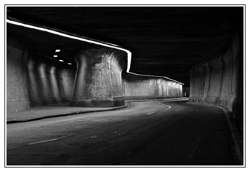 Der Matena-Tunnel in Duisburg Bruckhausen (Darkness)