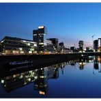 Der Medienhafen im frühen Abendlicht