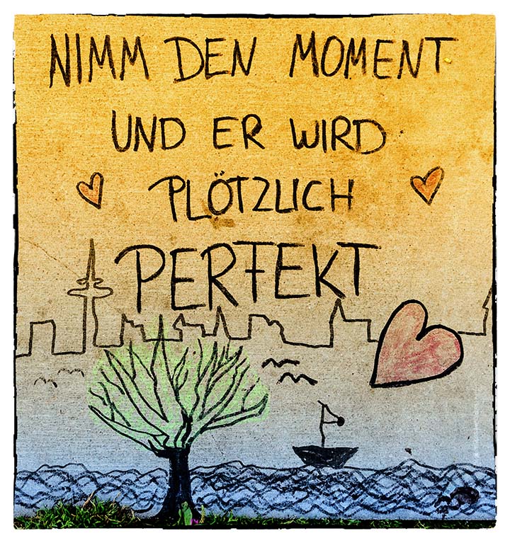 DER MOMENT ...