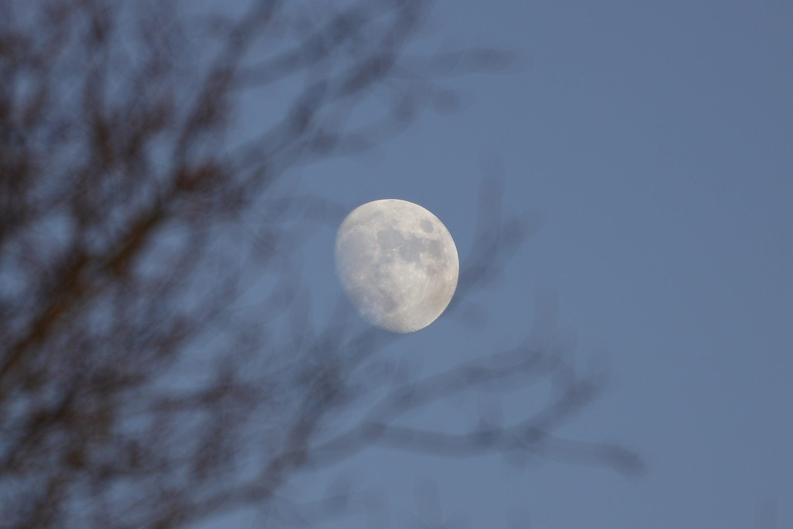 Der Mond