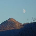 Der Mond am 21.11.2004 um 16:51 über den Seychellen