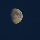 Der Mond am 25.9.um 19:12 Uhr
