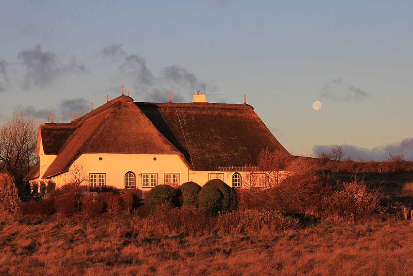 Der Mond bei Sonnenaufgang