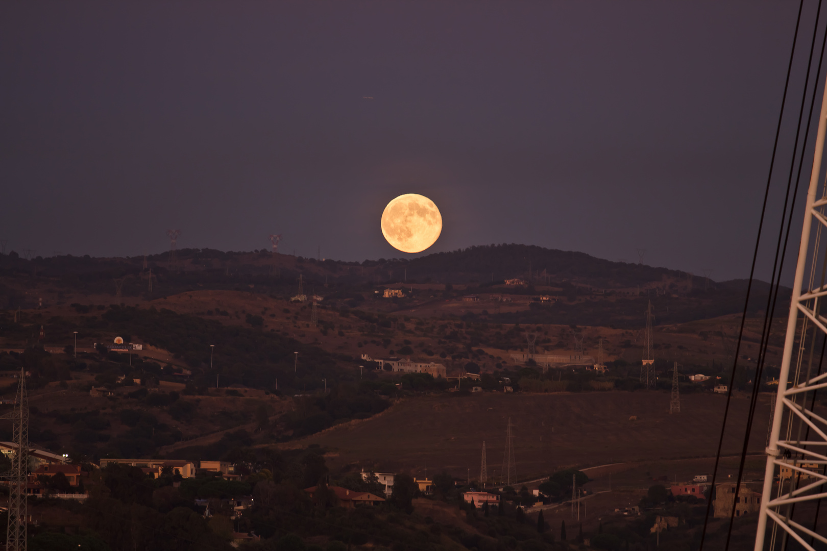 Der Mond geht auf über Civitavecchia