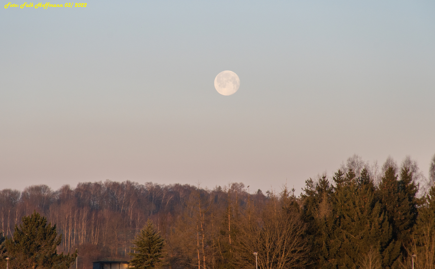 Der Mond geht gleich schlafen