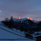 Der Mond geht langsam auf ...