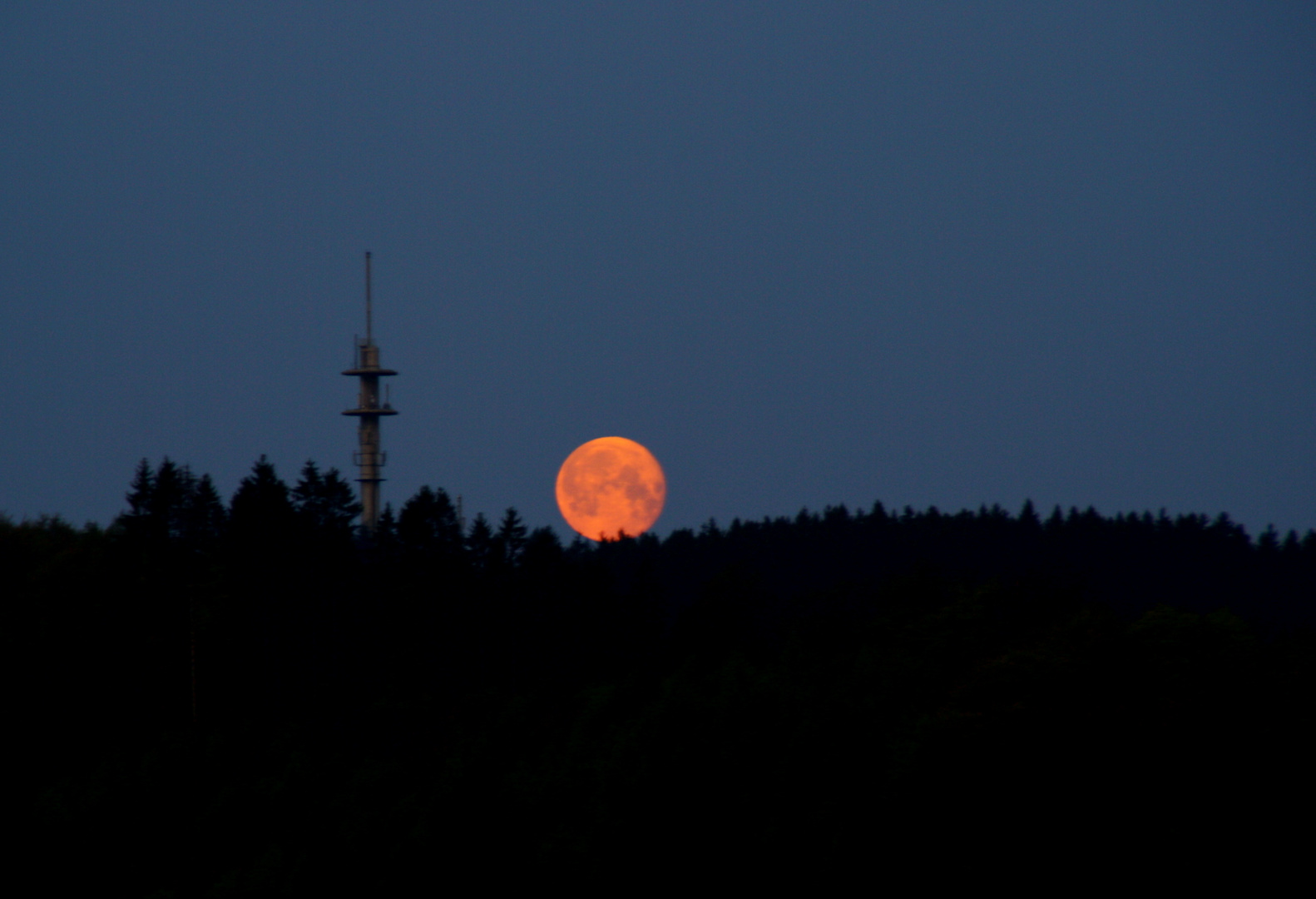 Der Mond geht unter...