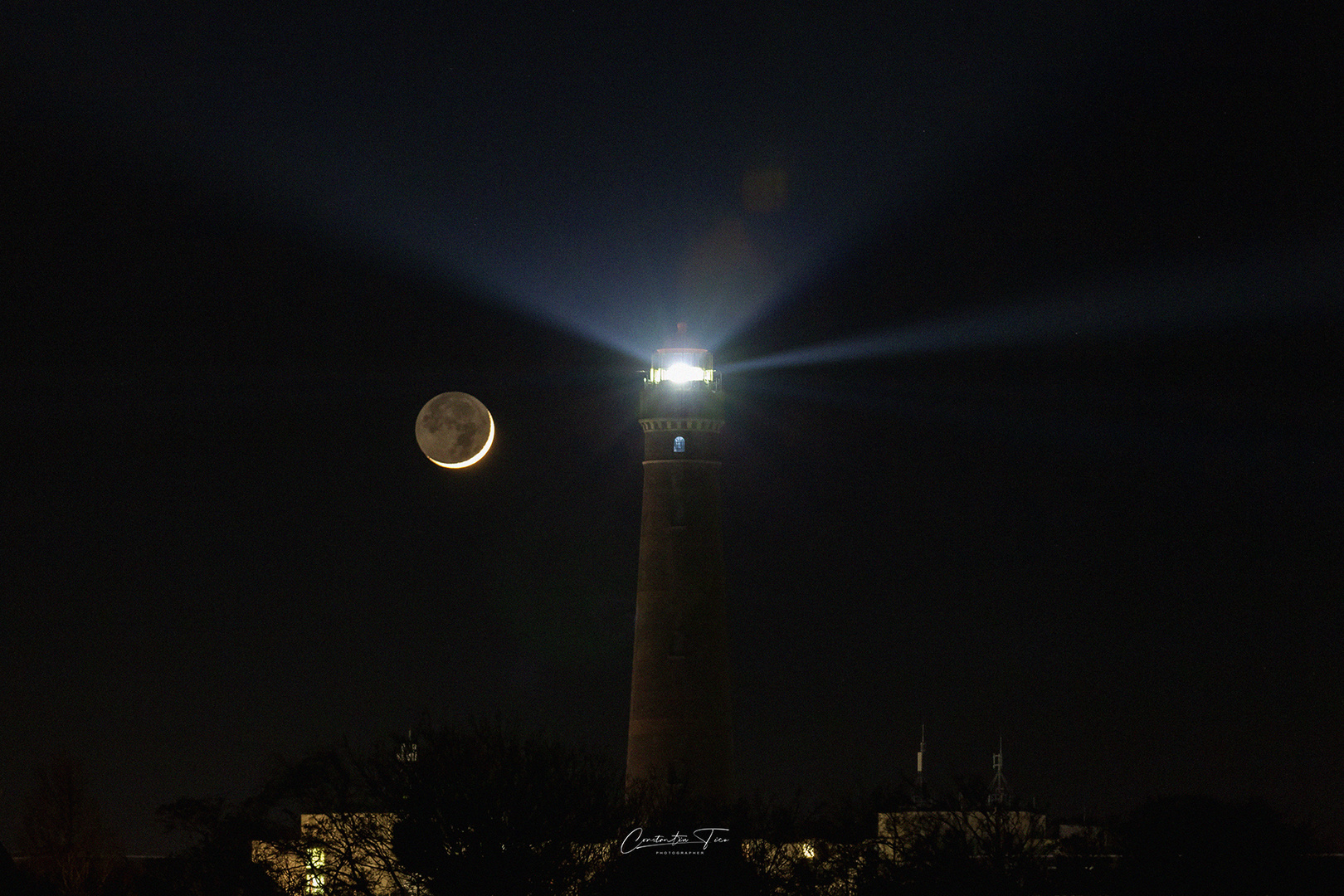 Der Mond geht unter