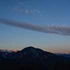 Der Mond geht unter, die Sonne auf.