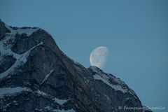 der Mond geht unter