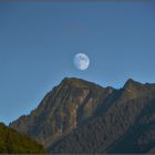 Der Mond hält seine Wacht