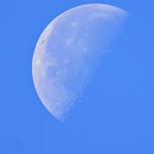 Der Mond heute morgen um 09:07Uhr über Kerpen