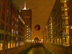 Der Mond in der Speicherstadt