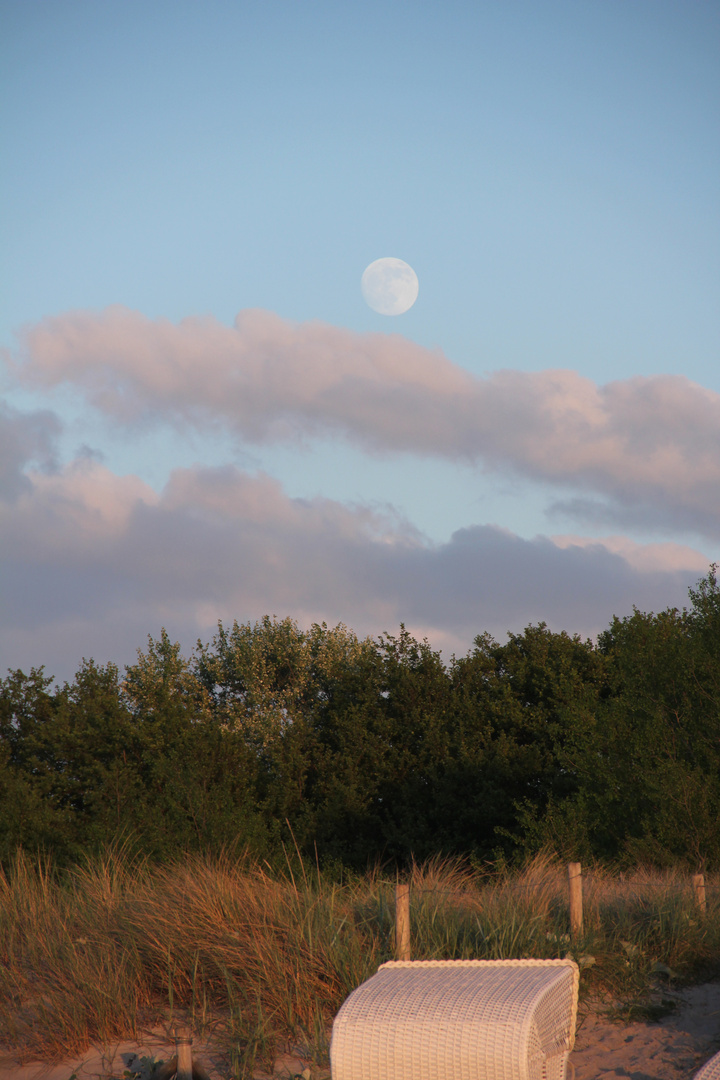 der Mond ist aufgegangen