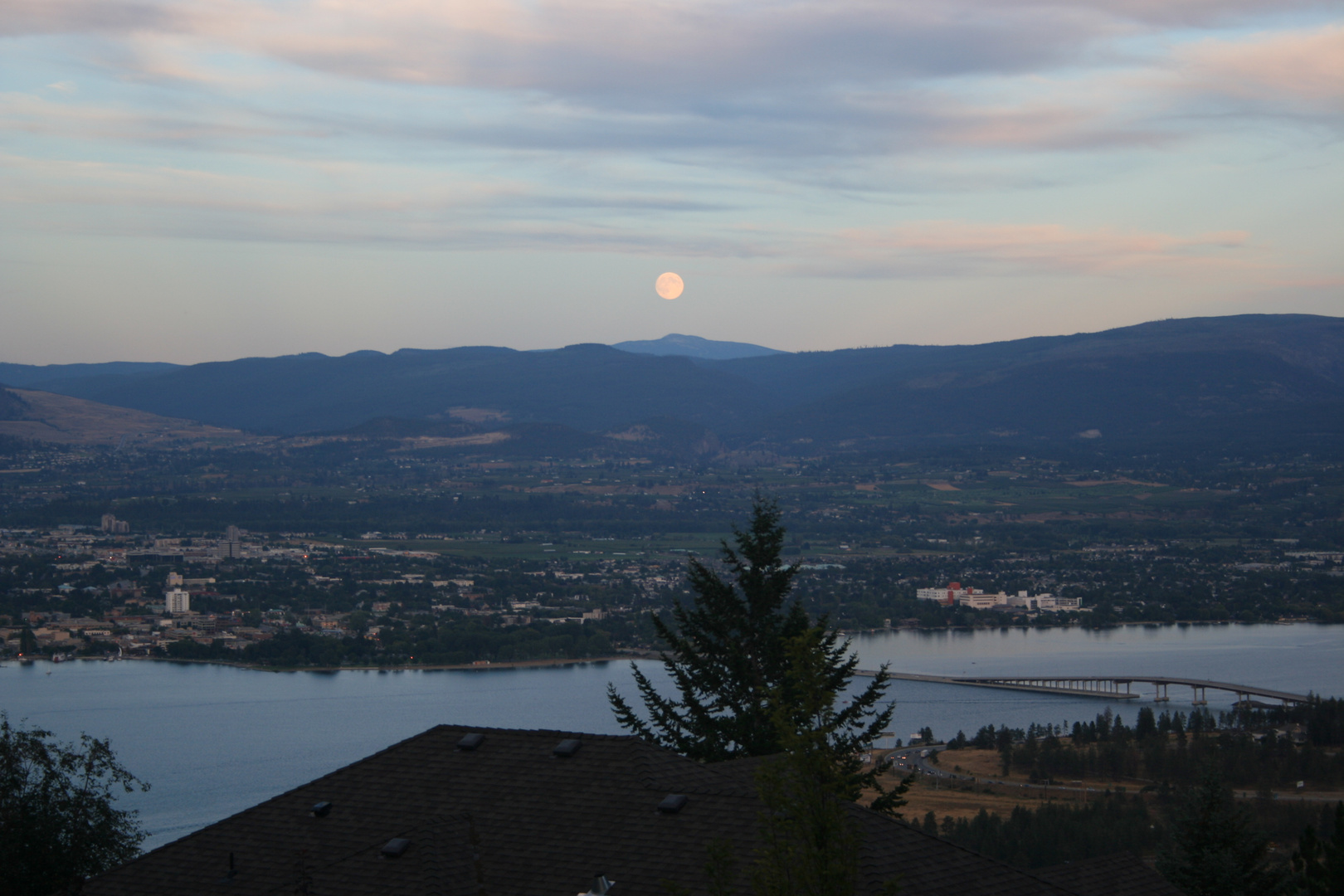 Der Mond ist aufgegangen