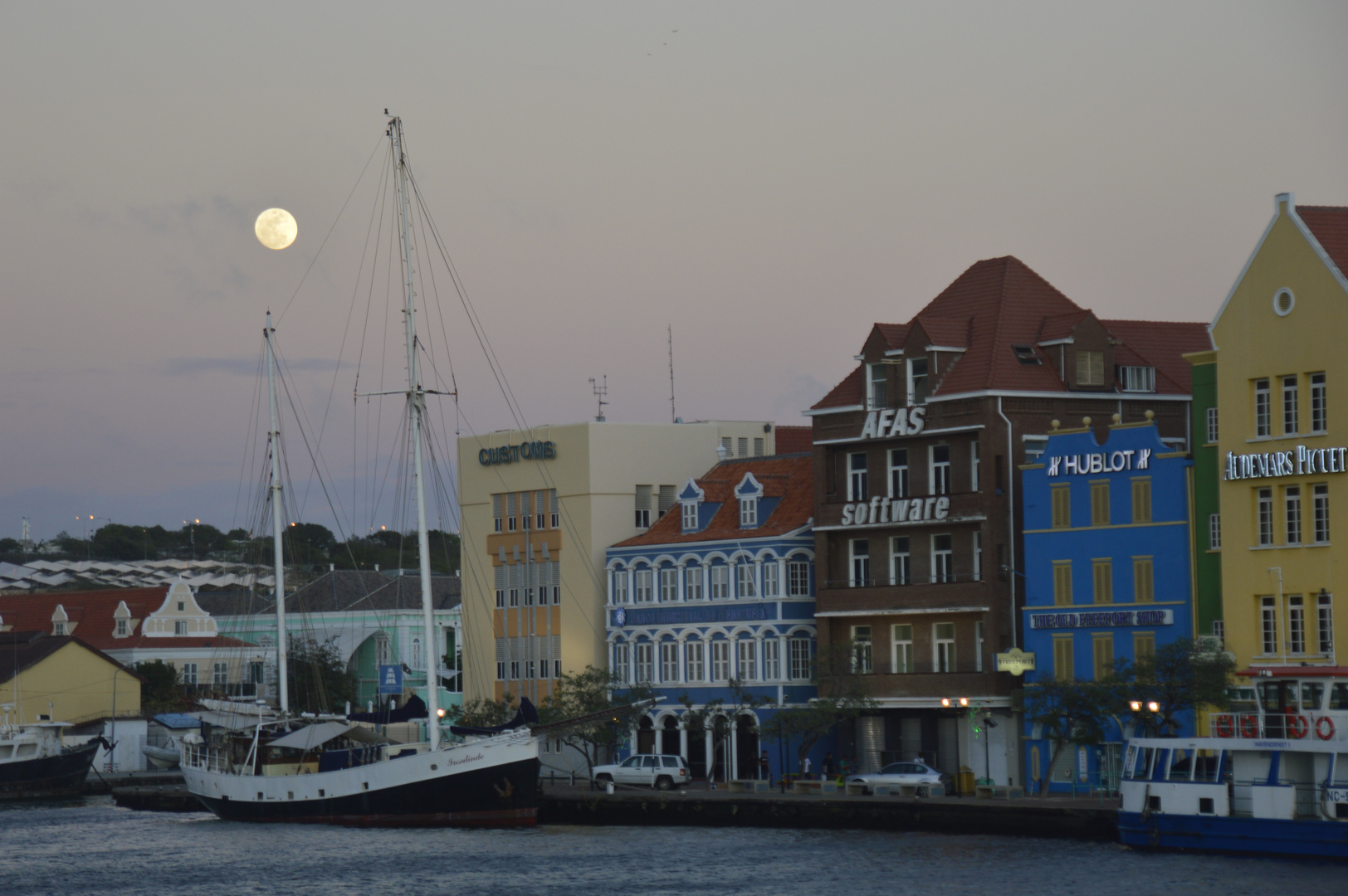 Der Mond ist aufgegangen