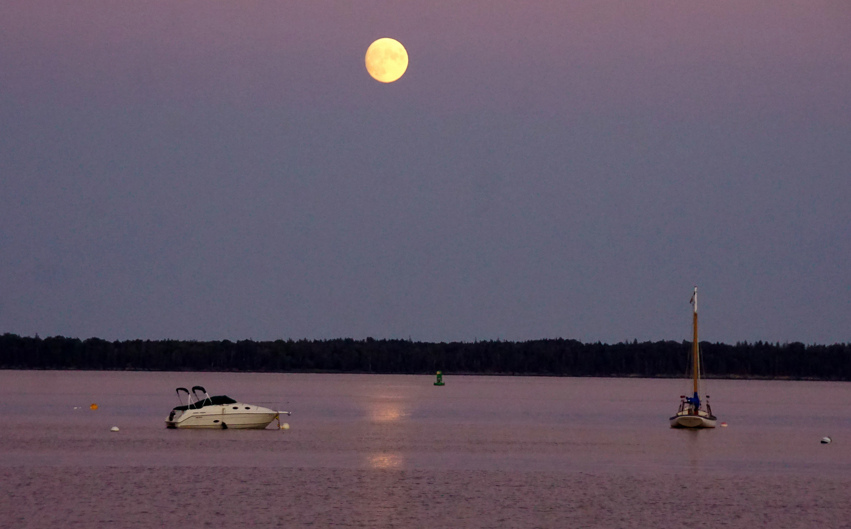 Der Mond ist aufgegangen