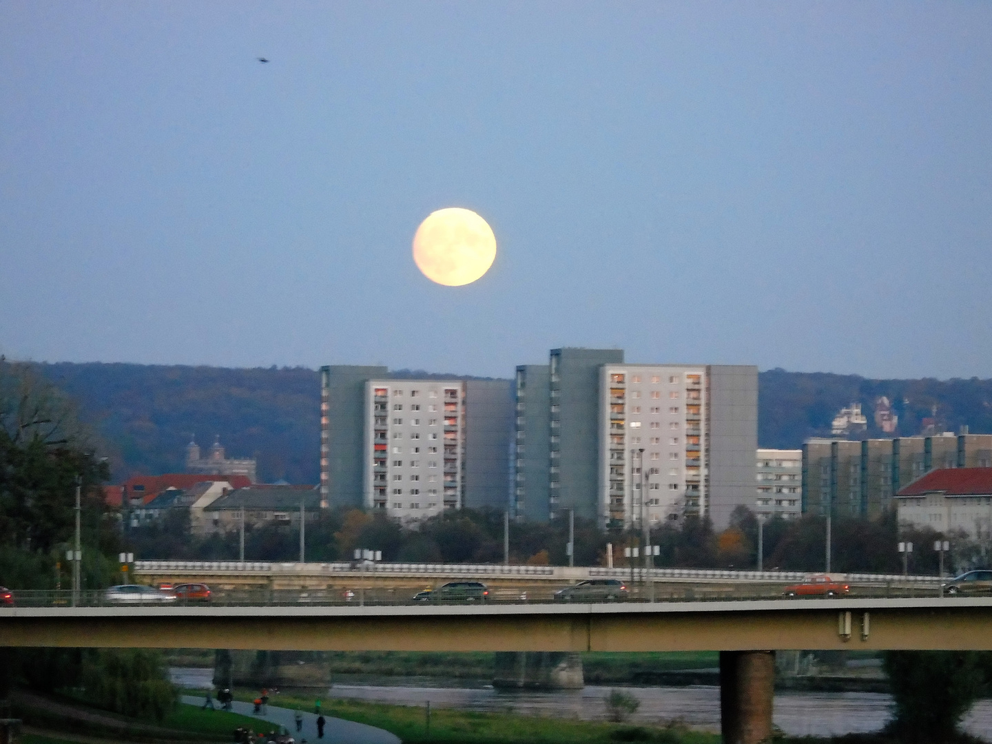 Der Mond ist aufgegangen