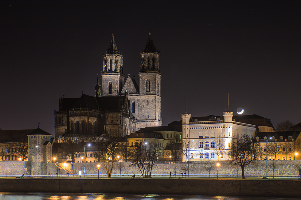 Der Mond ist müde...