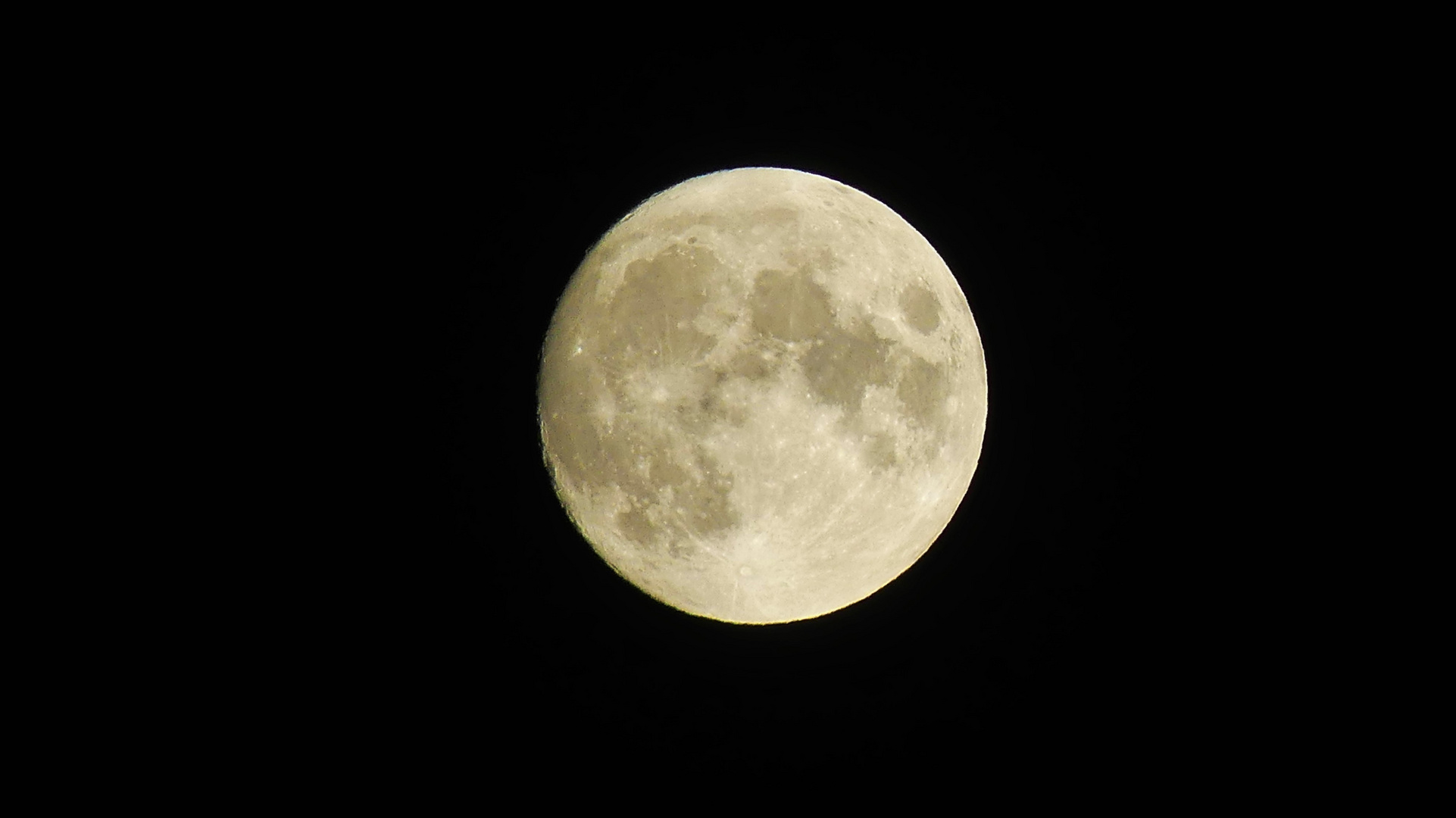 Der Mond ist noch nicht ganz Voll Foto & Bild mondaufnahmen, himmel & universum, himmel Bilder