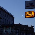 Der Mond muss ins Leihhaus