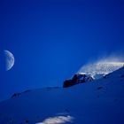 der Mond neben dem Titlis