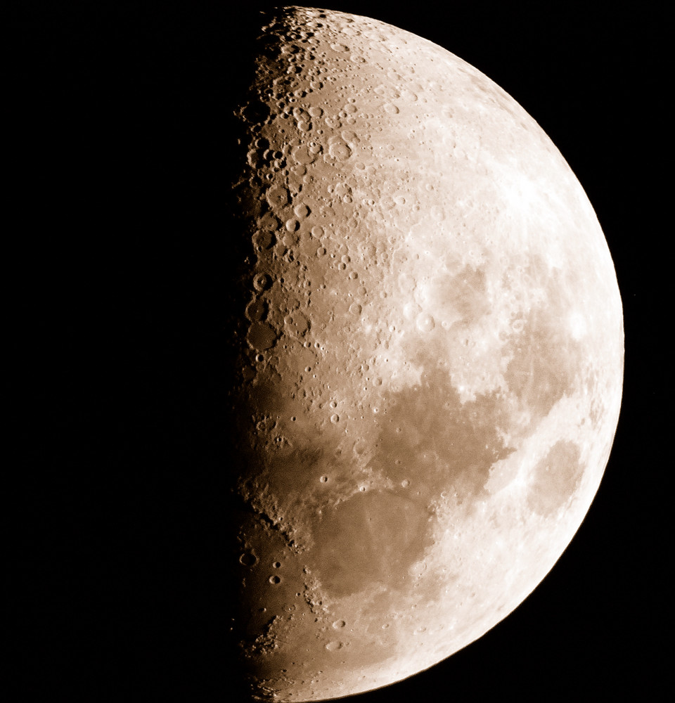 Der Mond über dem Allgäu