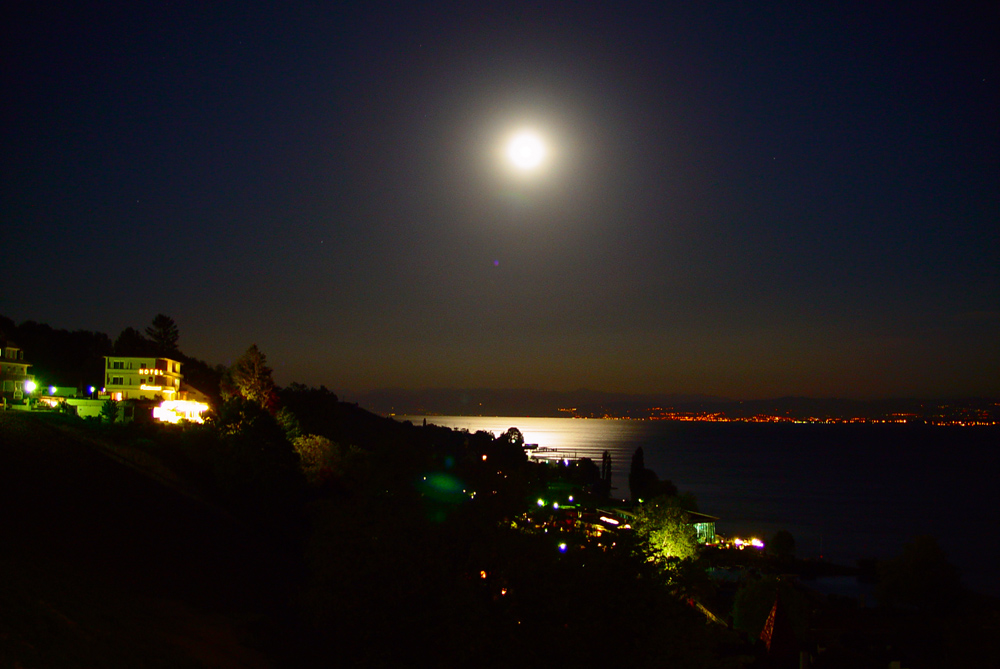 Der Mond über dem Bodensee