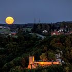 Der Mond über dem Helfenstein