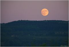 Der Mond über dem Klosterberg